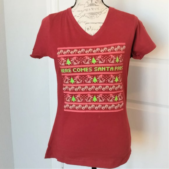 Here Comes Santa Paws LARGE Ladies V-neck RED Short Sleeve Christmas Tee NEW - Picture 3 of 6
